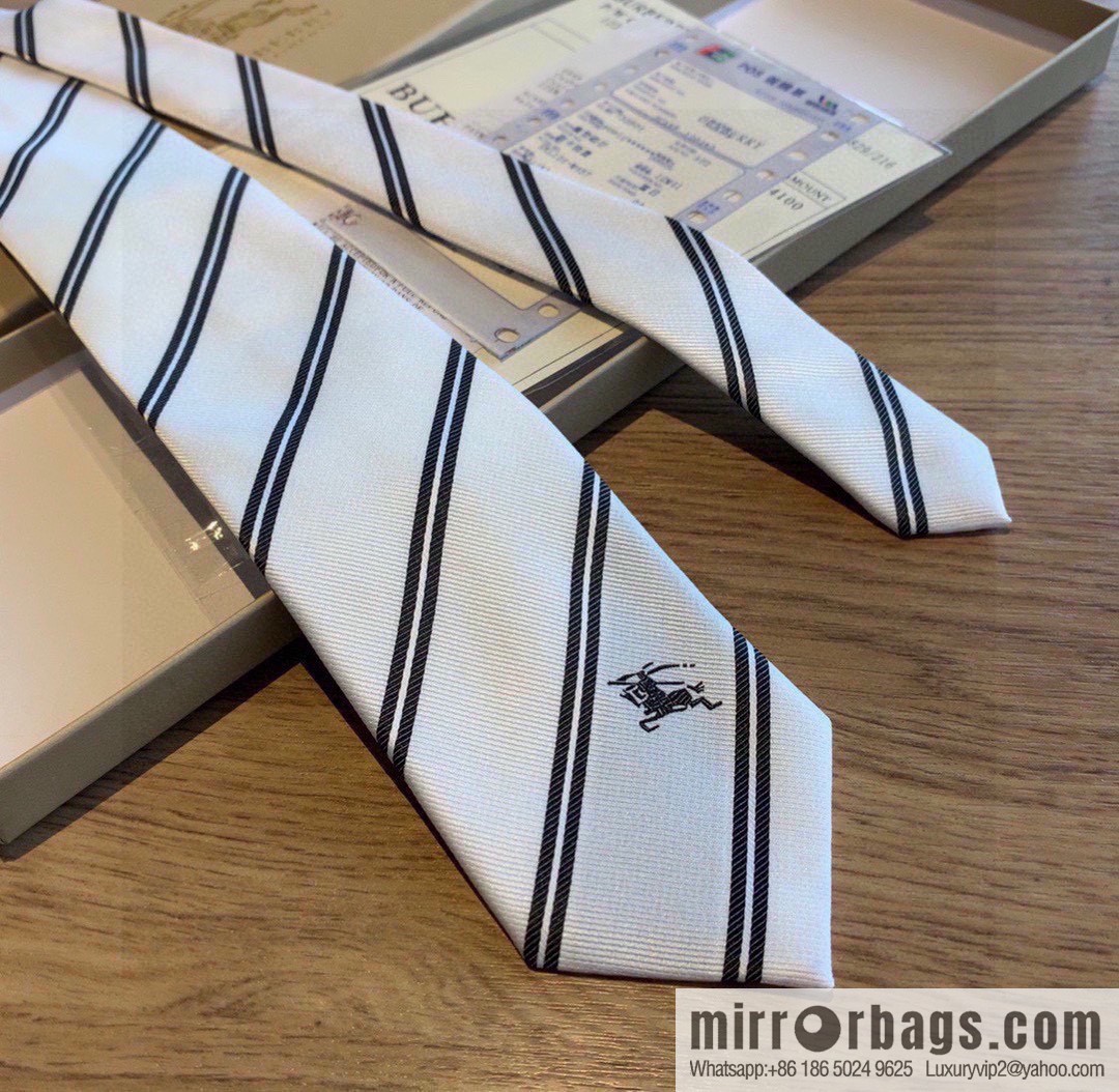 Burberry 100% Top Jacquard Silk Tie