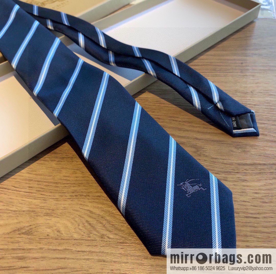 Burberry 100% Top Jacquard Silk Tie