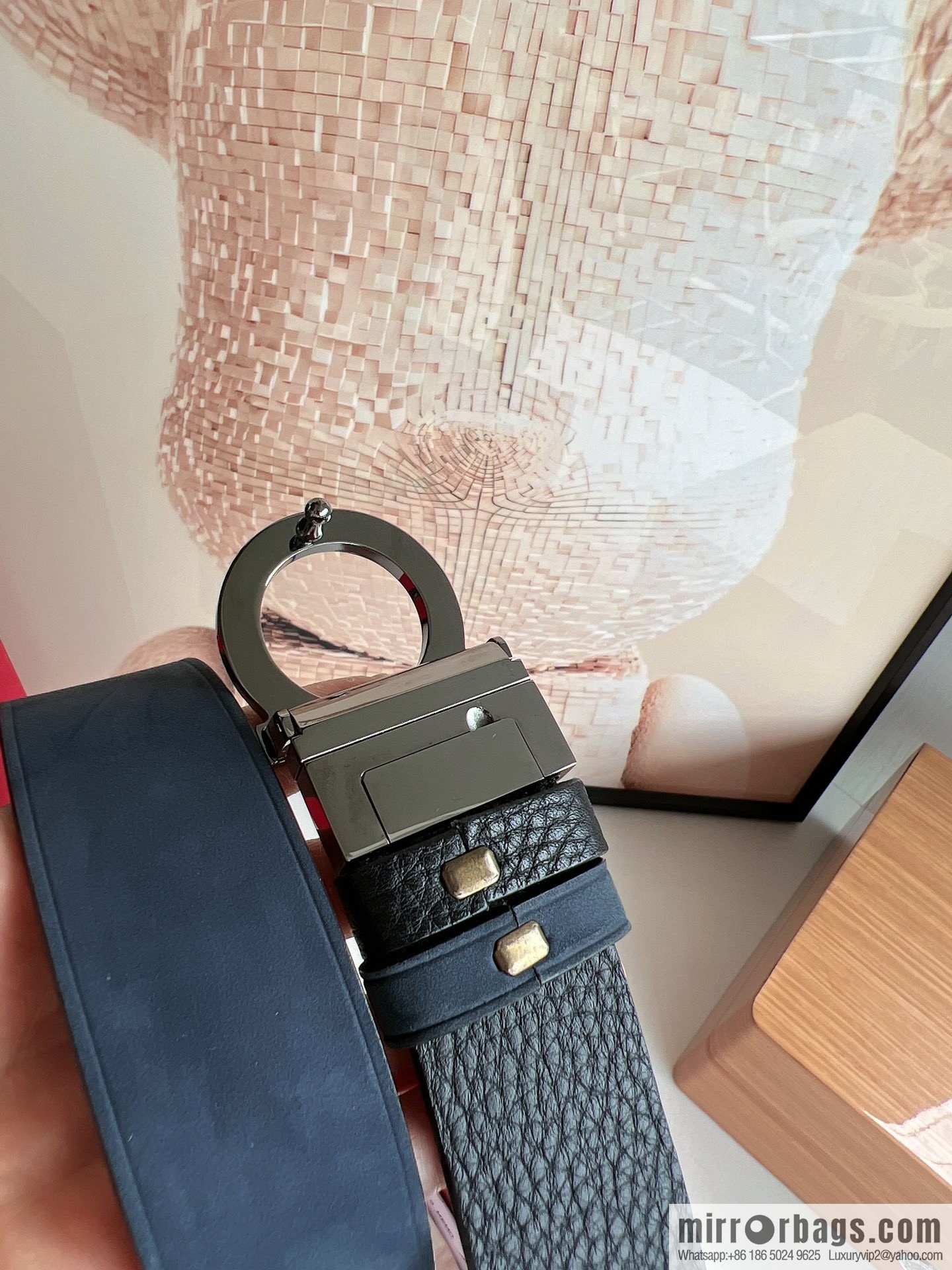 Salvatore Ferragamo Men's 3.5cm Counter Rotating Metal Clip Buckle, Imported First Layer Cowhide Swing Pattern Suede Lined Belt