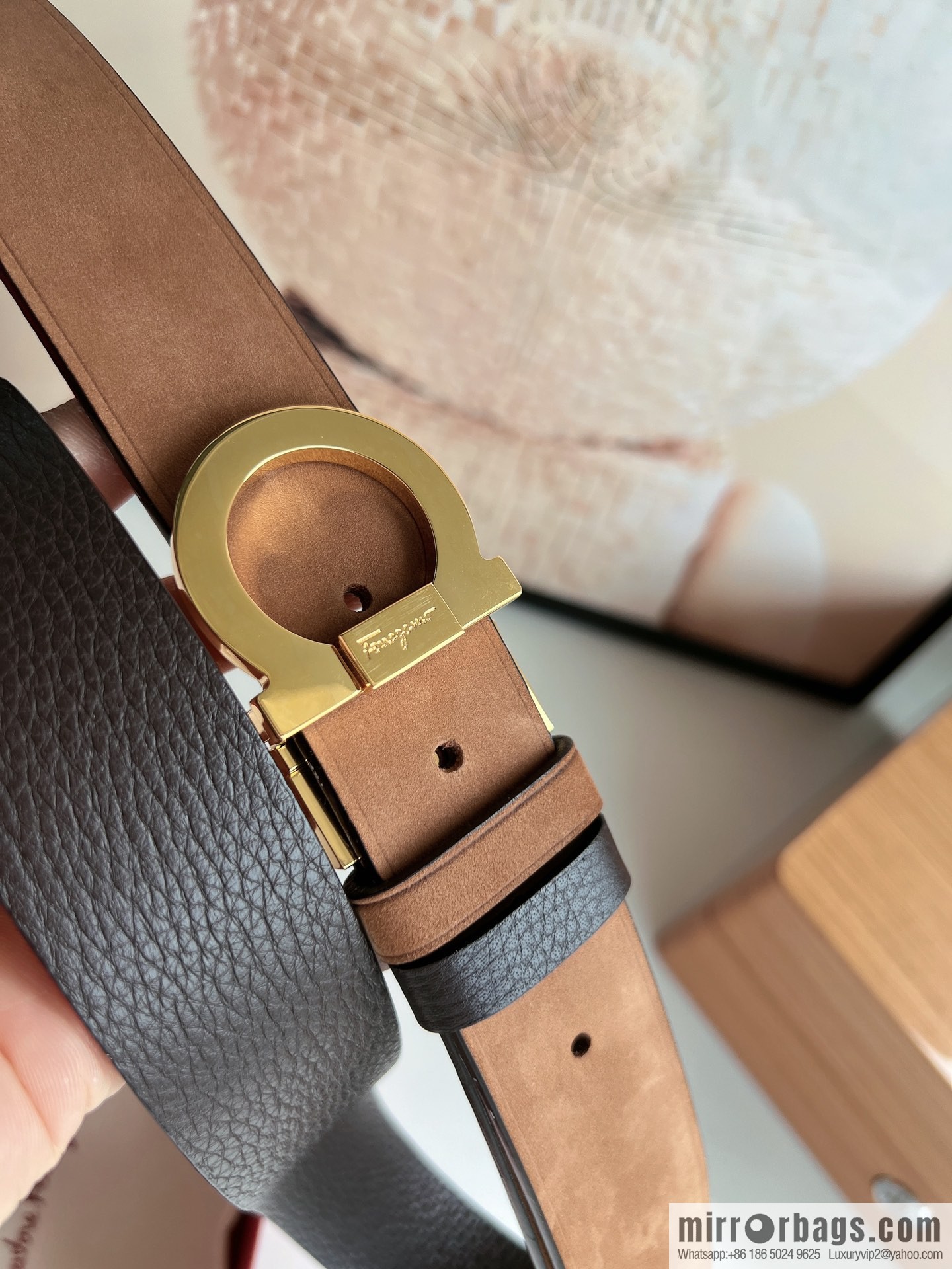 Salvatore Ferragamo Men's 3.5cm Counter Rotating Metal Clip Buckle, Imported First Layer Cowhide Swing Pattern Suede Lined Belt