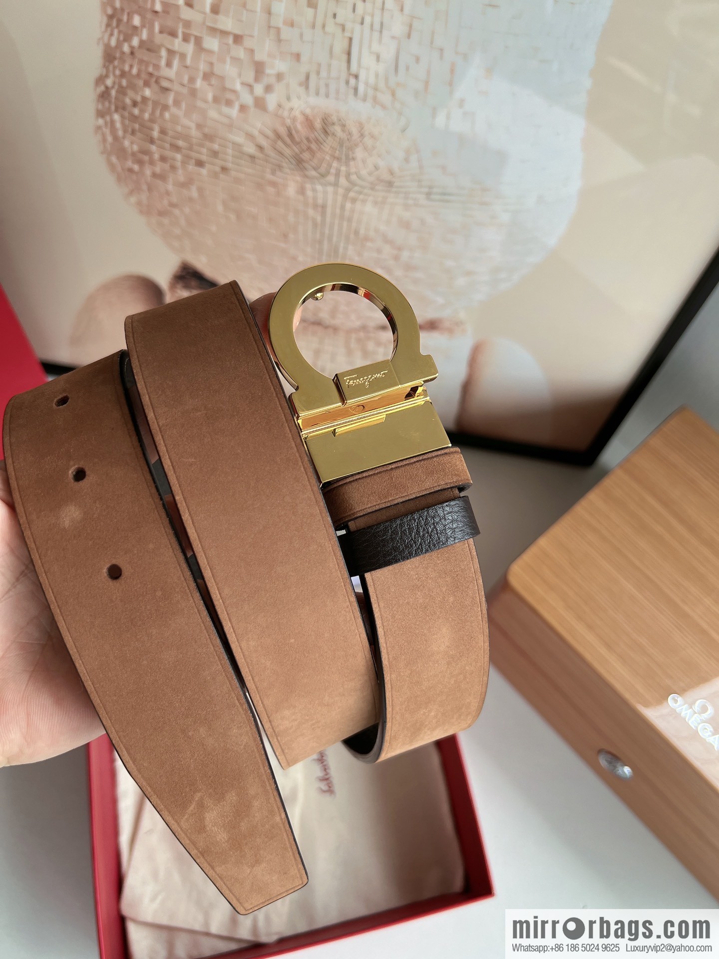 Salvatore Ferragamo Men's 3.5cm Counter Rotating Metal Clip Buckle, Imported First Layer Cowhide Swing Pattern Suede Lined Belt