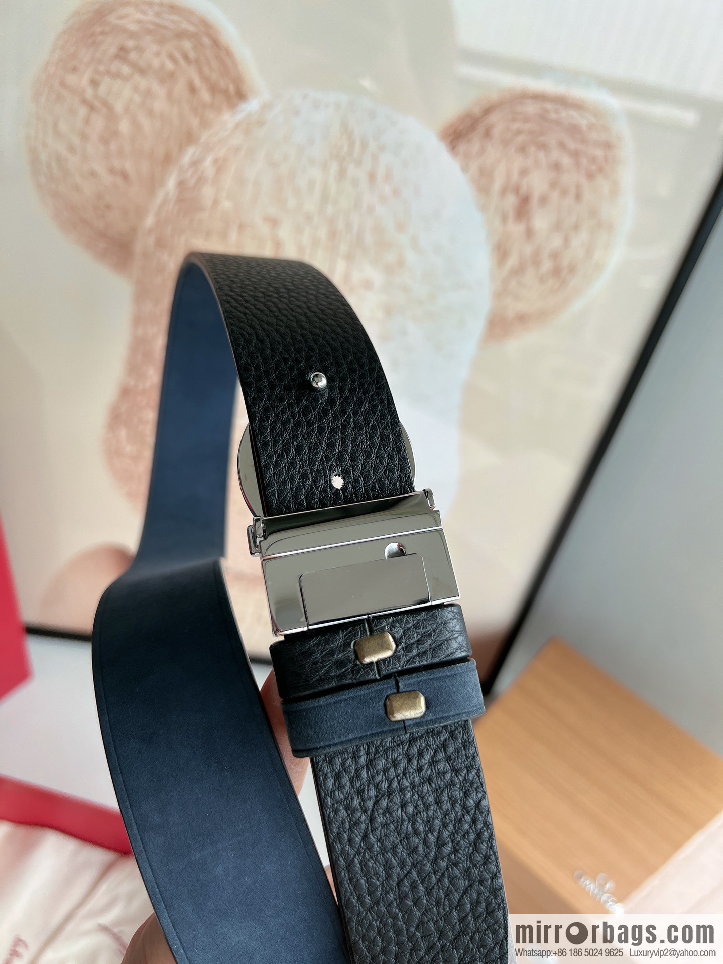 Salvatore Ferragamo Men's 3.5cm Counter Rotating Metal Clip Buckle, Imported First Layer Cowhide Swing Pattern Suede Lined Belt