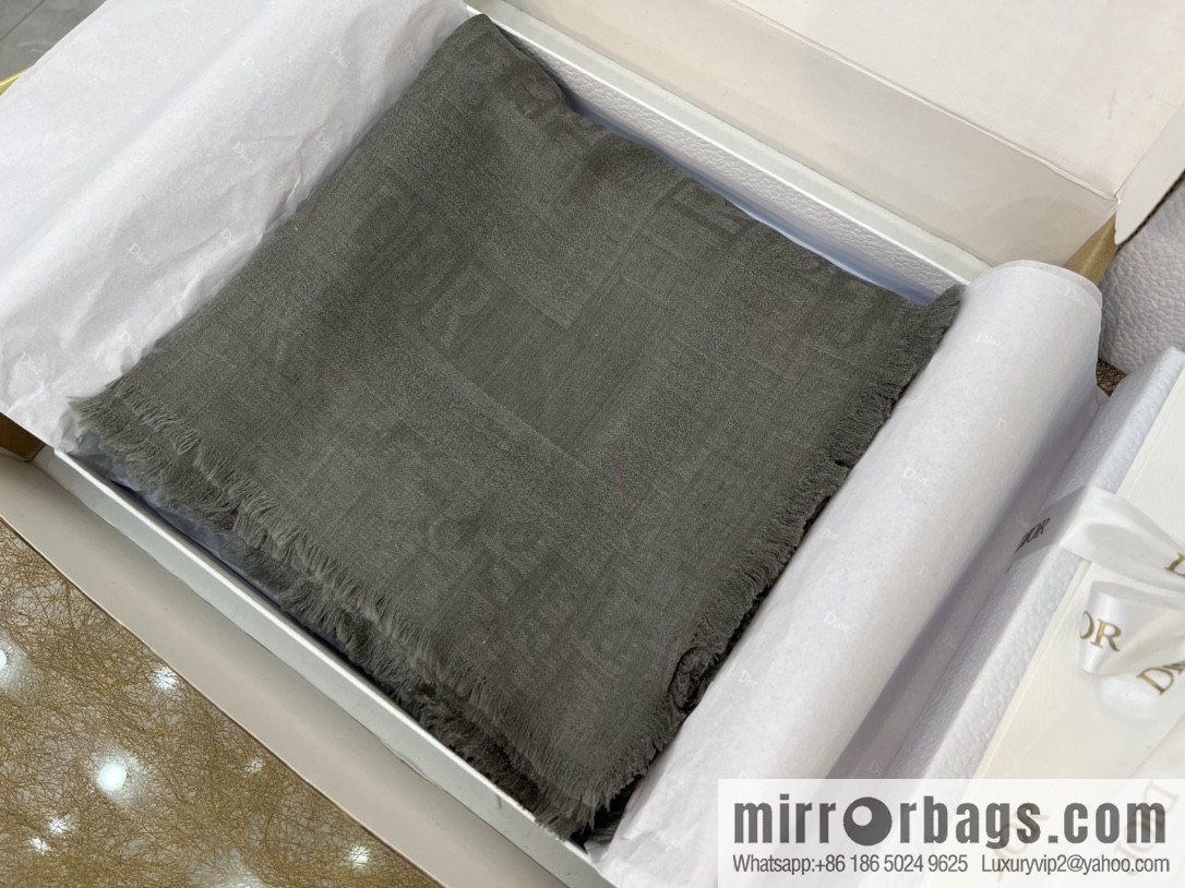 Dior Dior soft glutinous fluff cashmere square towel