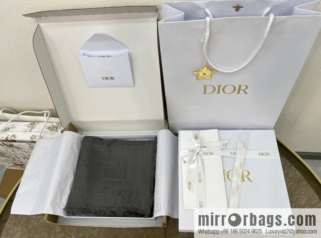 Dior Dior soft glutinous fluff cashmere square towel