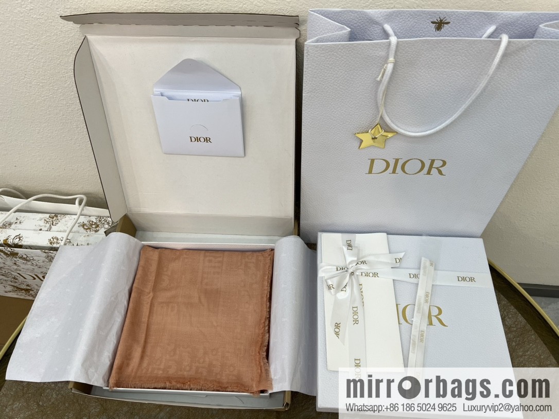 Dior Dior soft glutinous fluff cashmere square towel