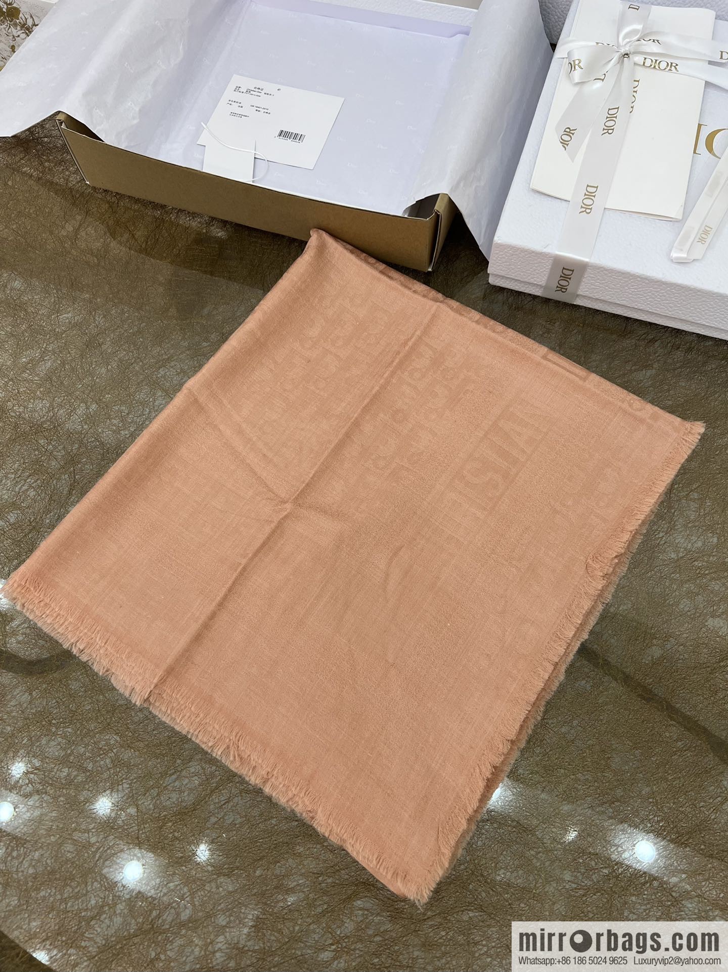 Dior Dior soft glutinous fluff cashmere square towel
