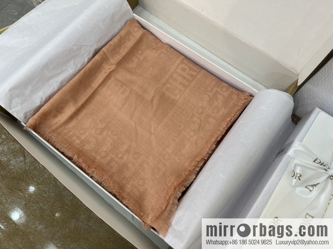 Dior Dior soft glutinous fluff cashmere square towel