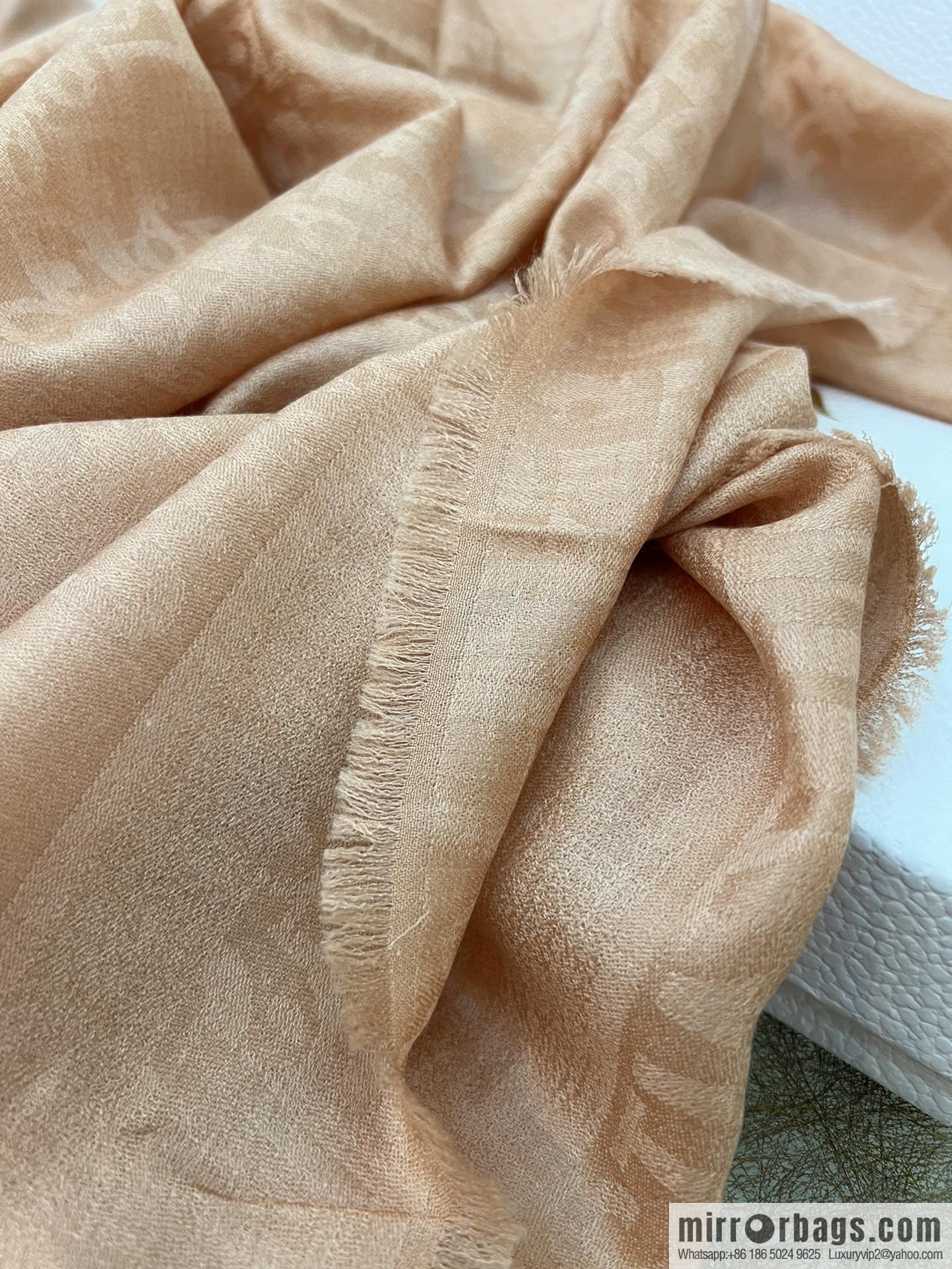 Dior Dior soft glutinous fluff cashmere square towel