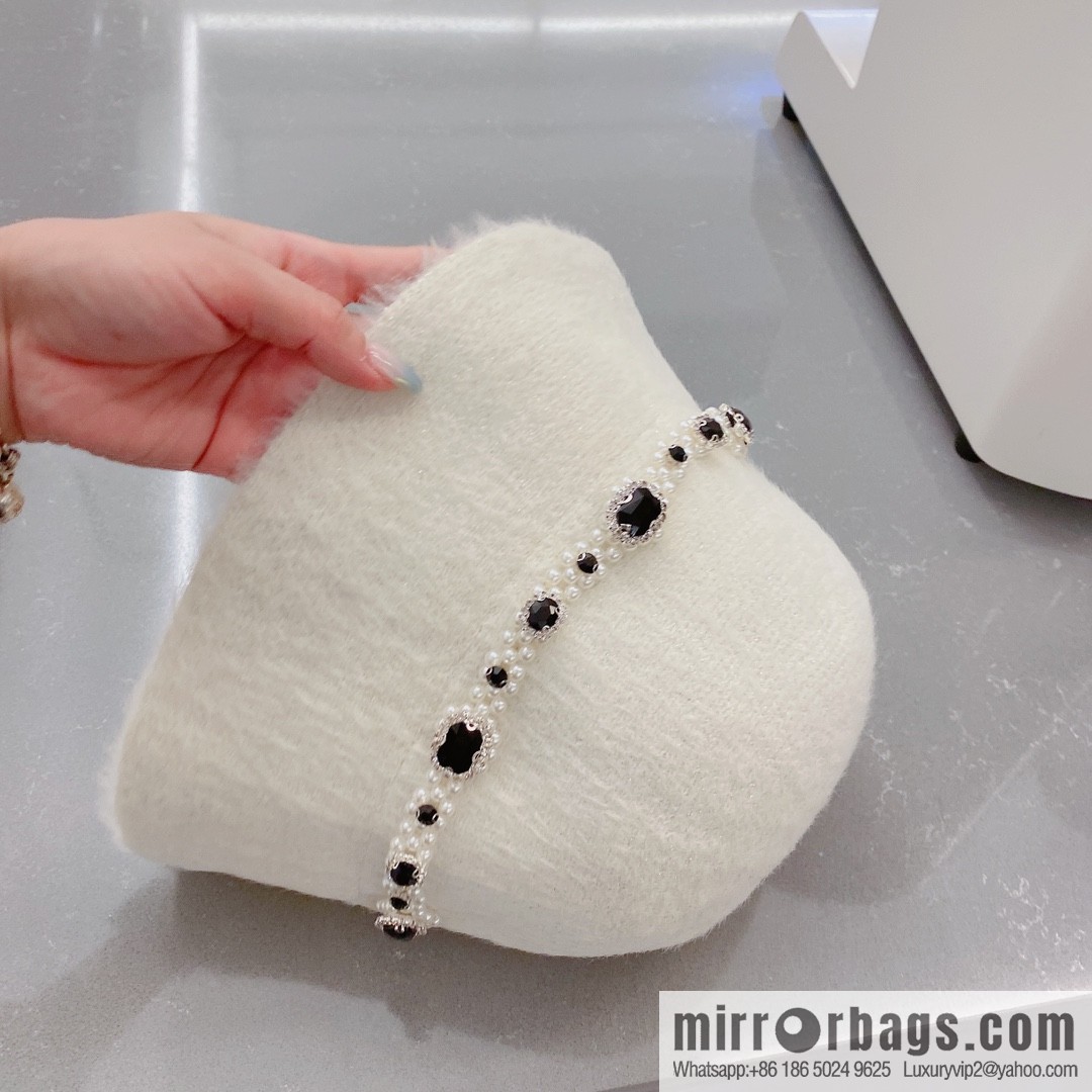 Miumiu 2022 autumn and winter new bucket hat