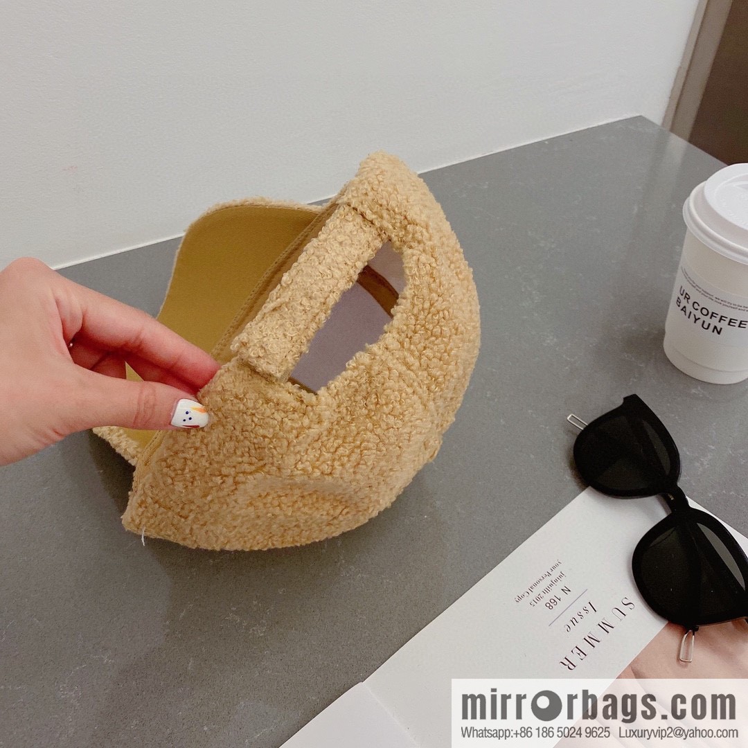 Celine 2022 autumn new lamb wool cap