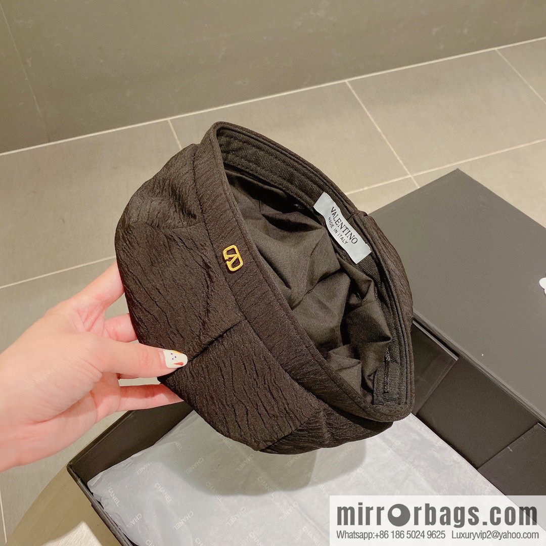 VAENTINO Valentino Fall 2022 New Beret