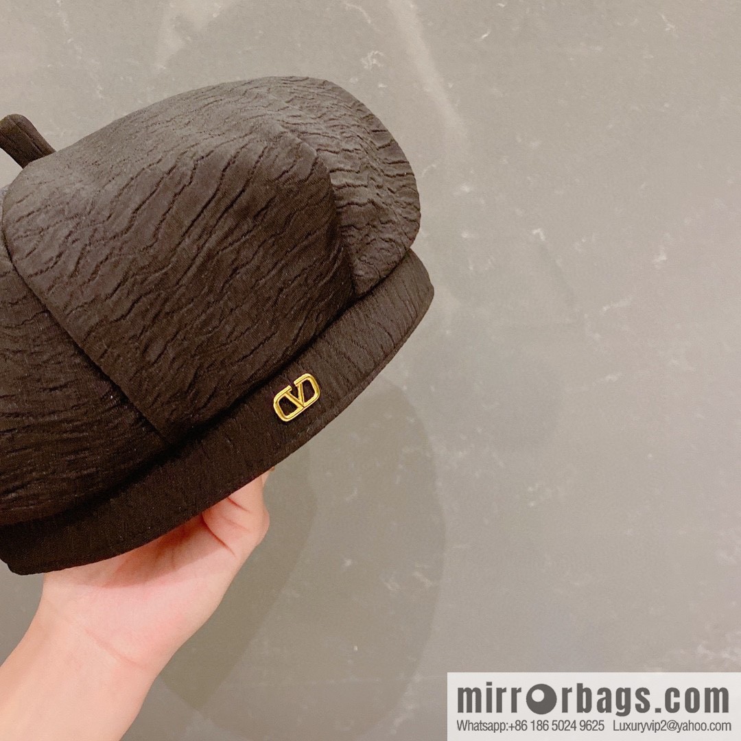 VAENTINO Valentino Fall 2022 New Beret