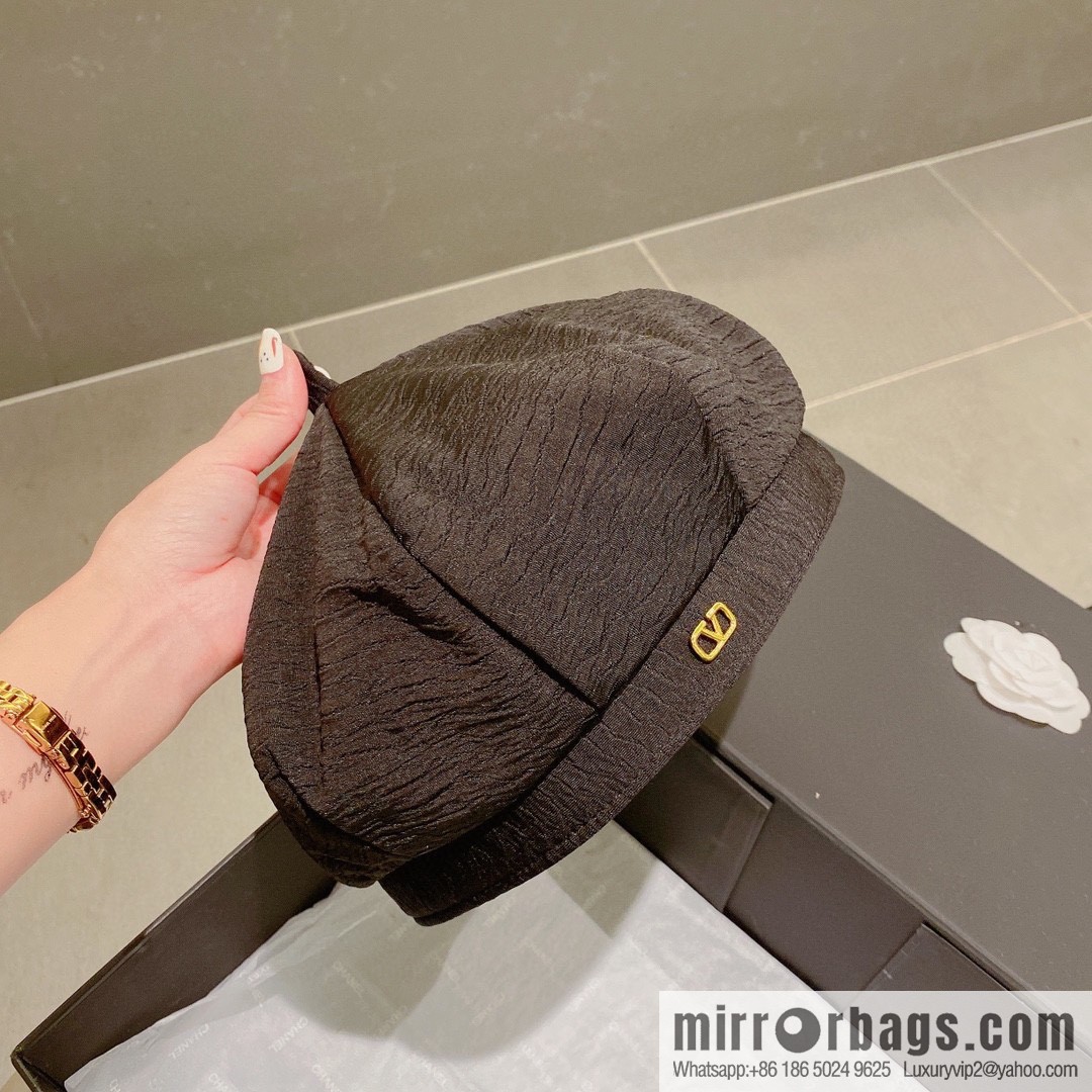 VAENTINO Valentino Fall 2022 New Beret