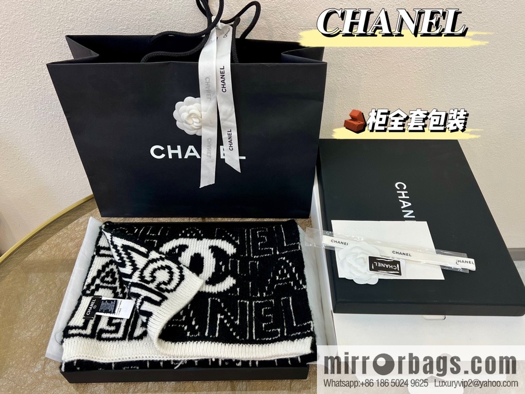 CHANEL Chanel double-sided letter cashmere scarf