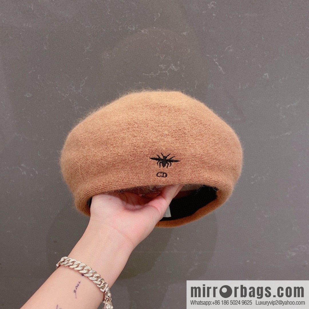 Dior 2022 autumn and winter new knitted rabbit fur beret