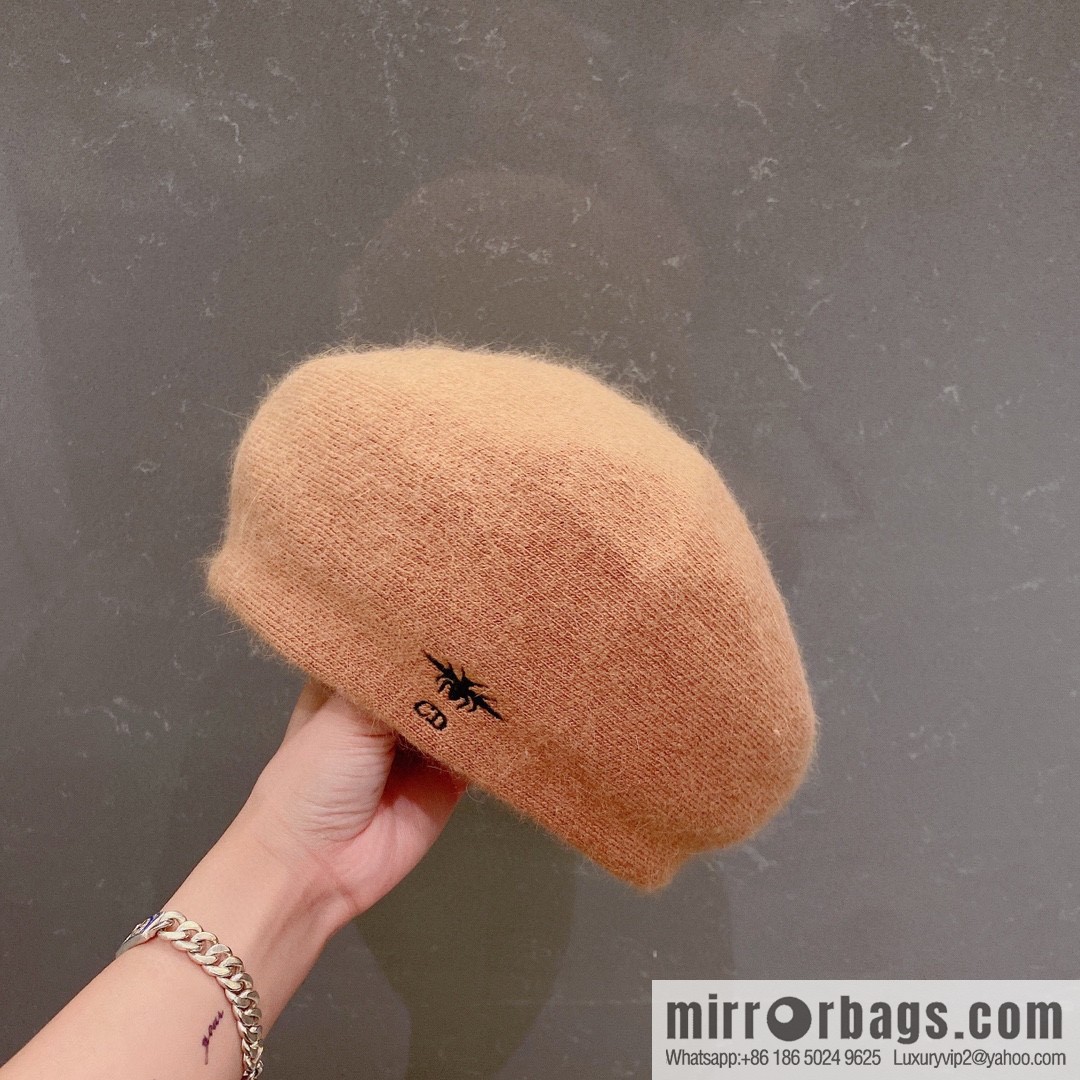 Dior 2022 autumn and winter new knitted rabbit fur beret