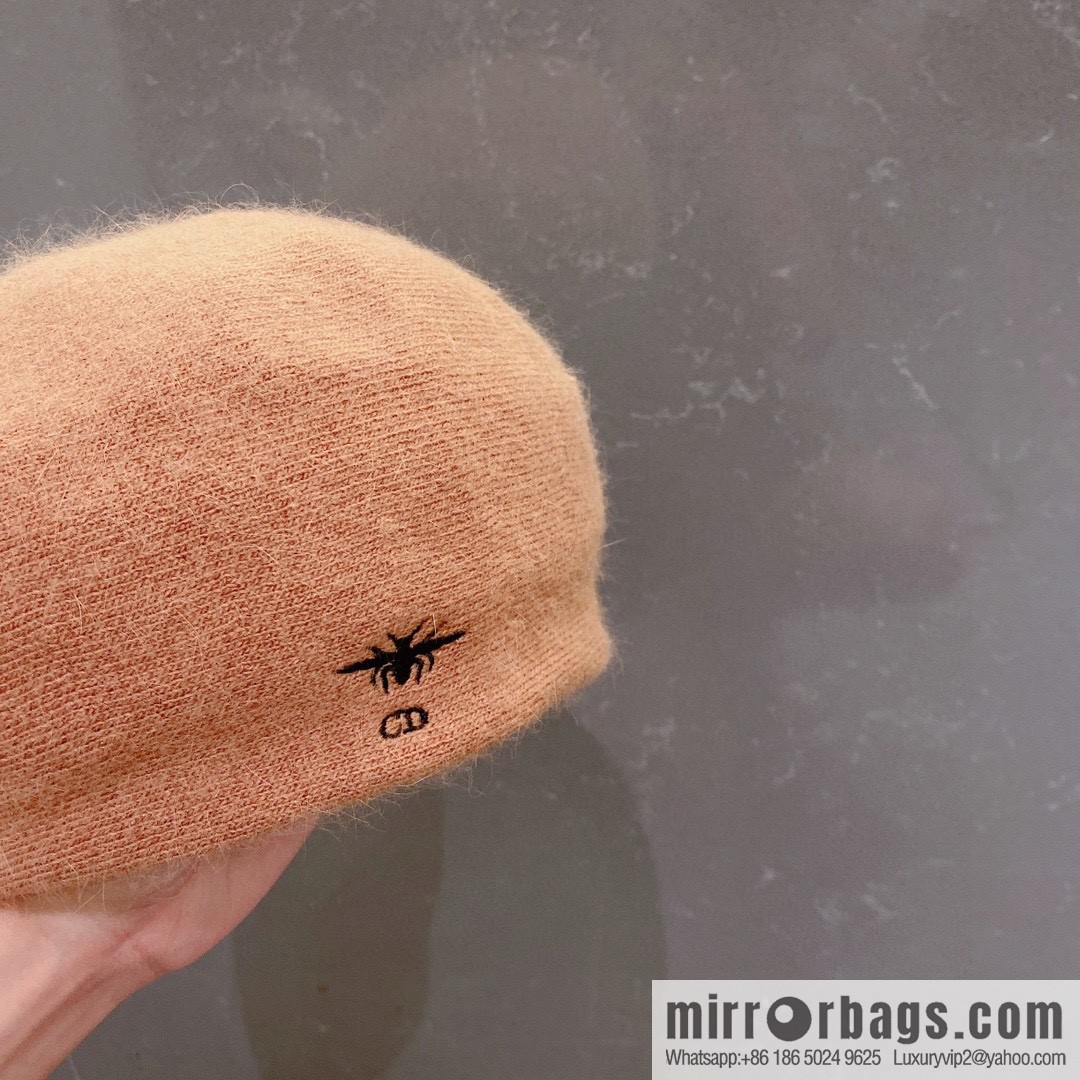 Dior 2022 autumn and winter new knitted rabbit fur beret