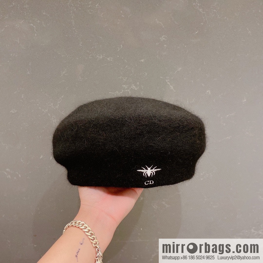 Dior 2022 autumn and winter new knitted rabbit fur beret