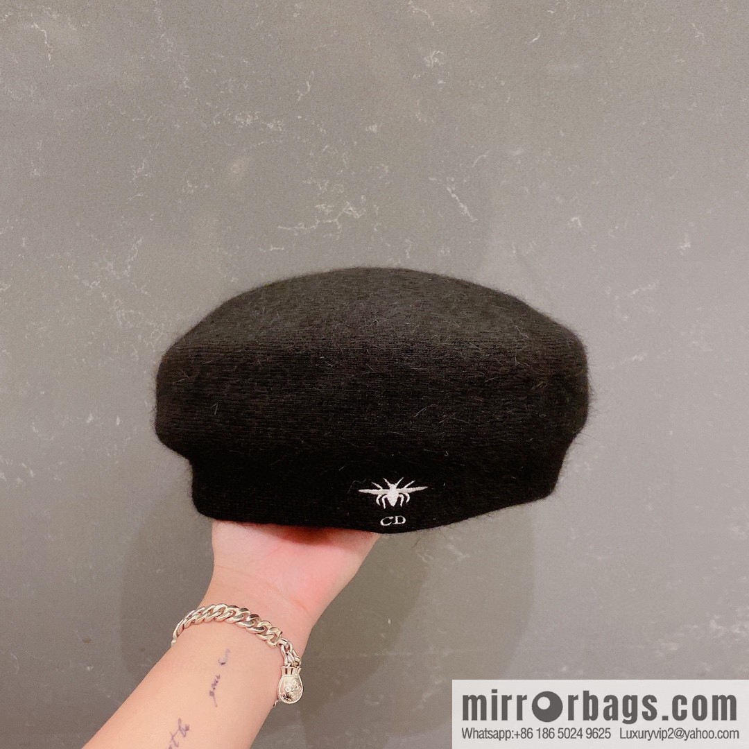 Dior 2022 autumn and winter new knitted rabbit fur beret