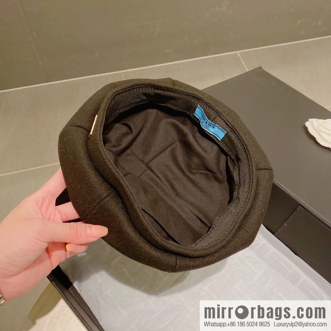 Prada autumn and winter new beret