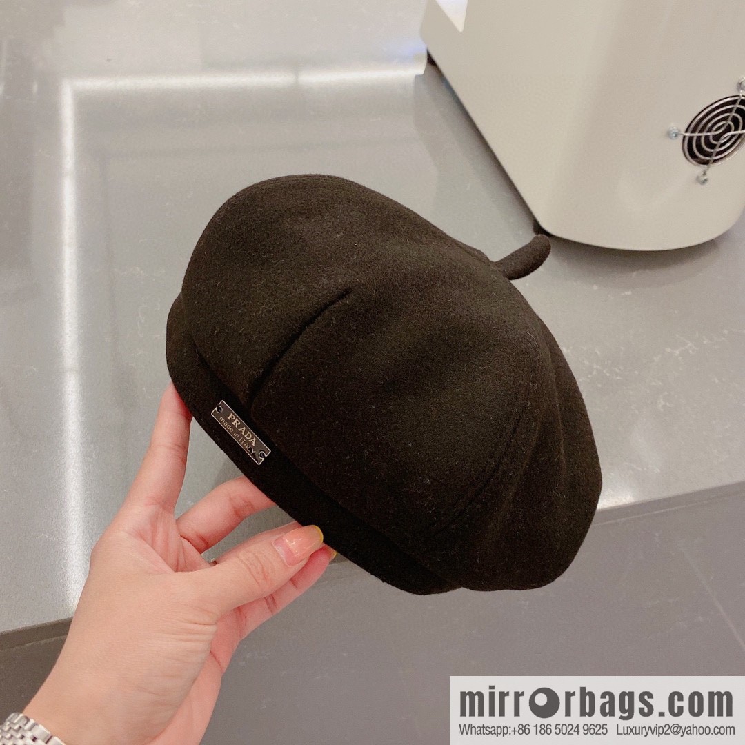 Prada autumn and winter new beret