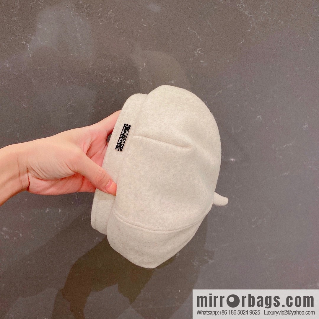 Prada autumn and winter new beret
