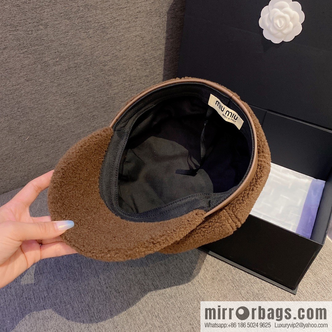 Miumiu Miumiu 2022 autumn and winter new lamb wool cap