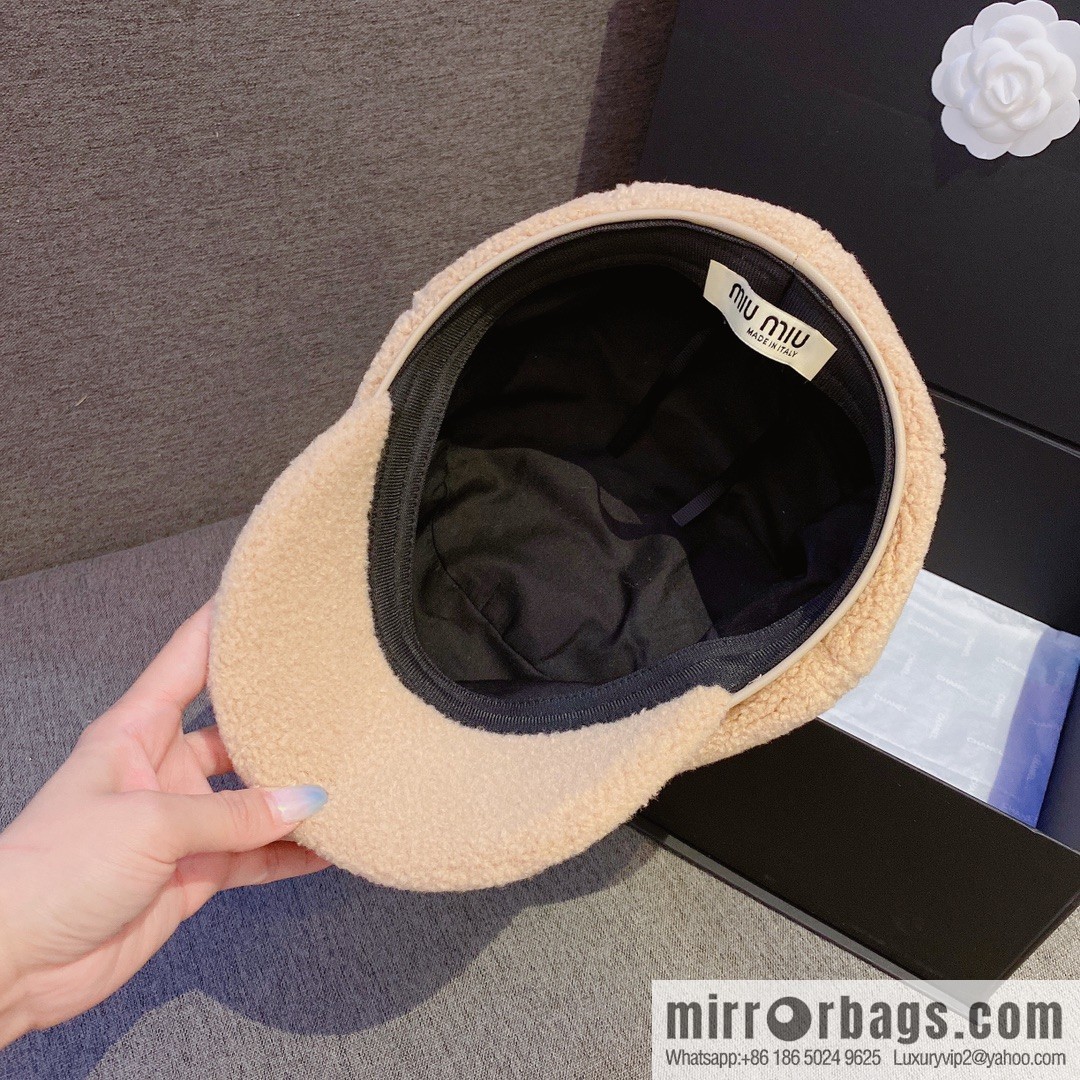 Miumiu Miumiu 2022 autumn and winter new lamb wool cap