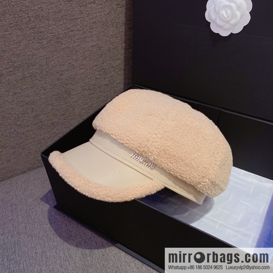 Miumiu Miumiu 2022 autumn and winter new lamb wool cap