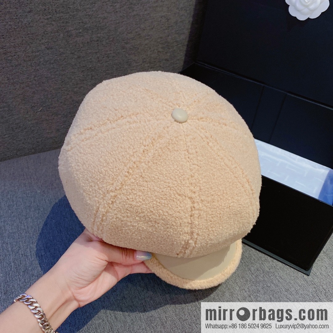 Miumiu Miumiu 2022 autumn and winter new lamb wool cap