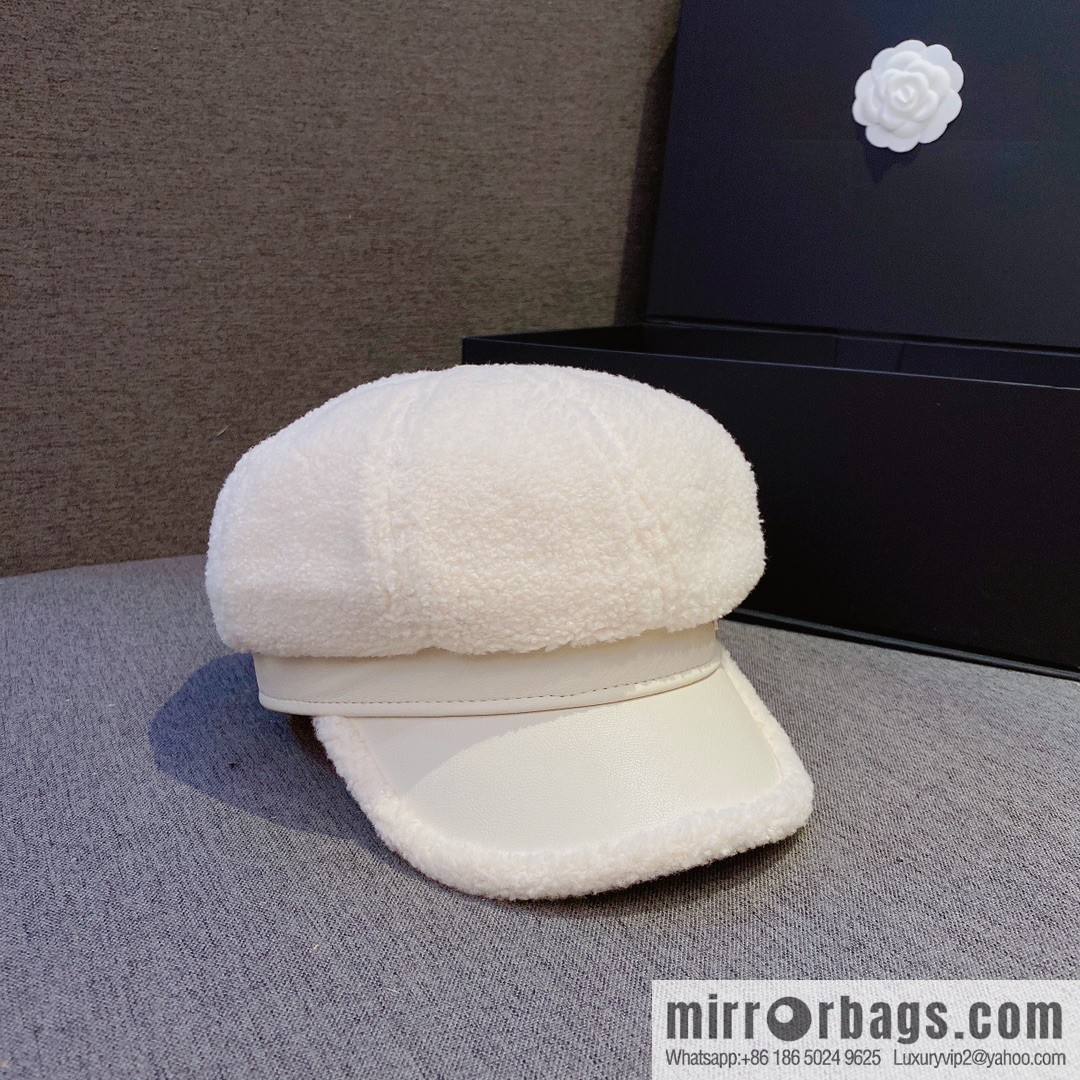 Miumiu Miumiu 2022 autumn and winter new lamb wool cap