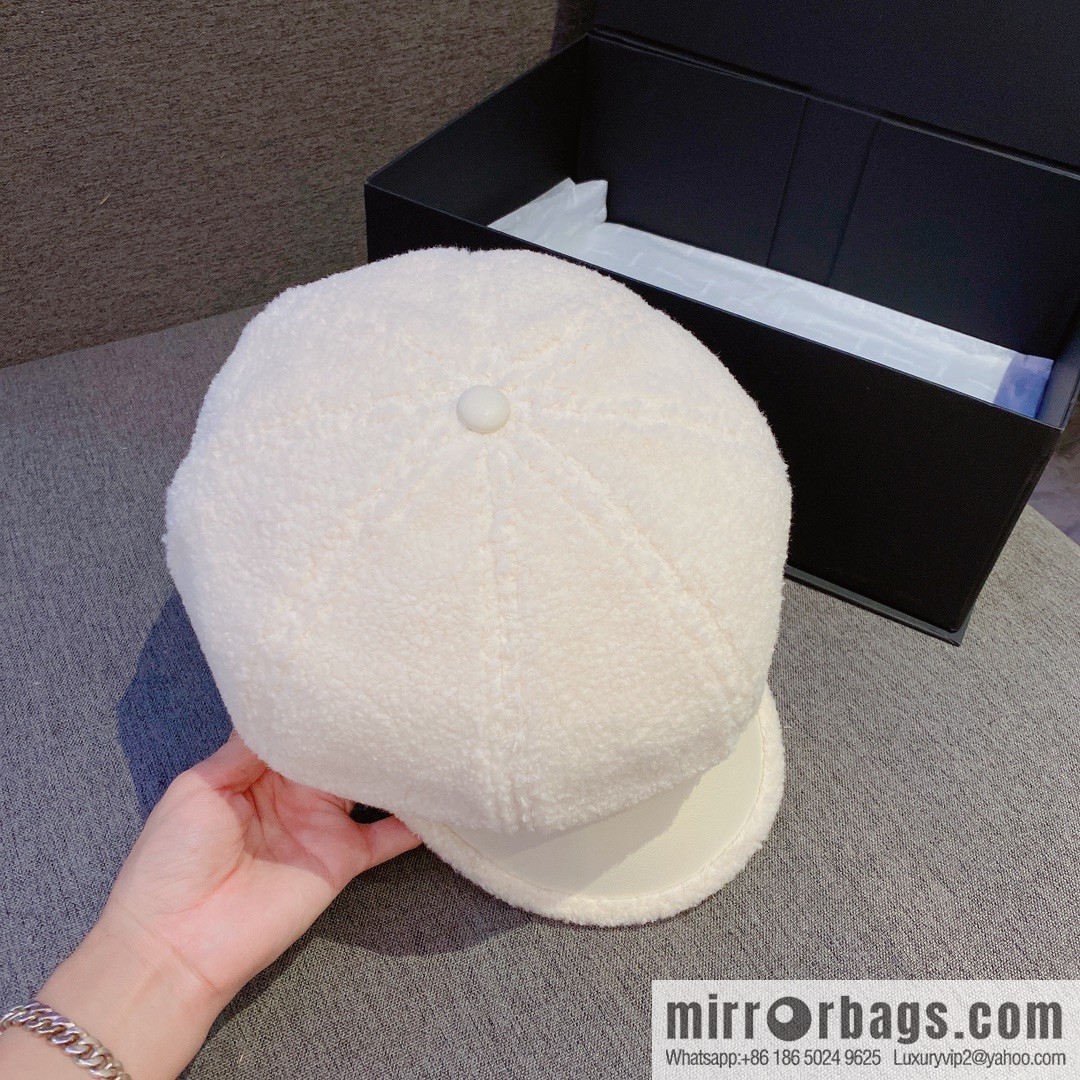 Miumiu Miumiu 2022 autumn and winter new lamb wool cap