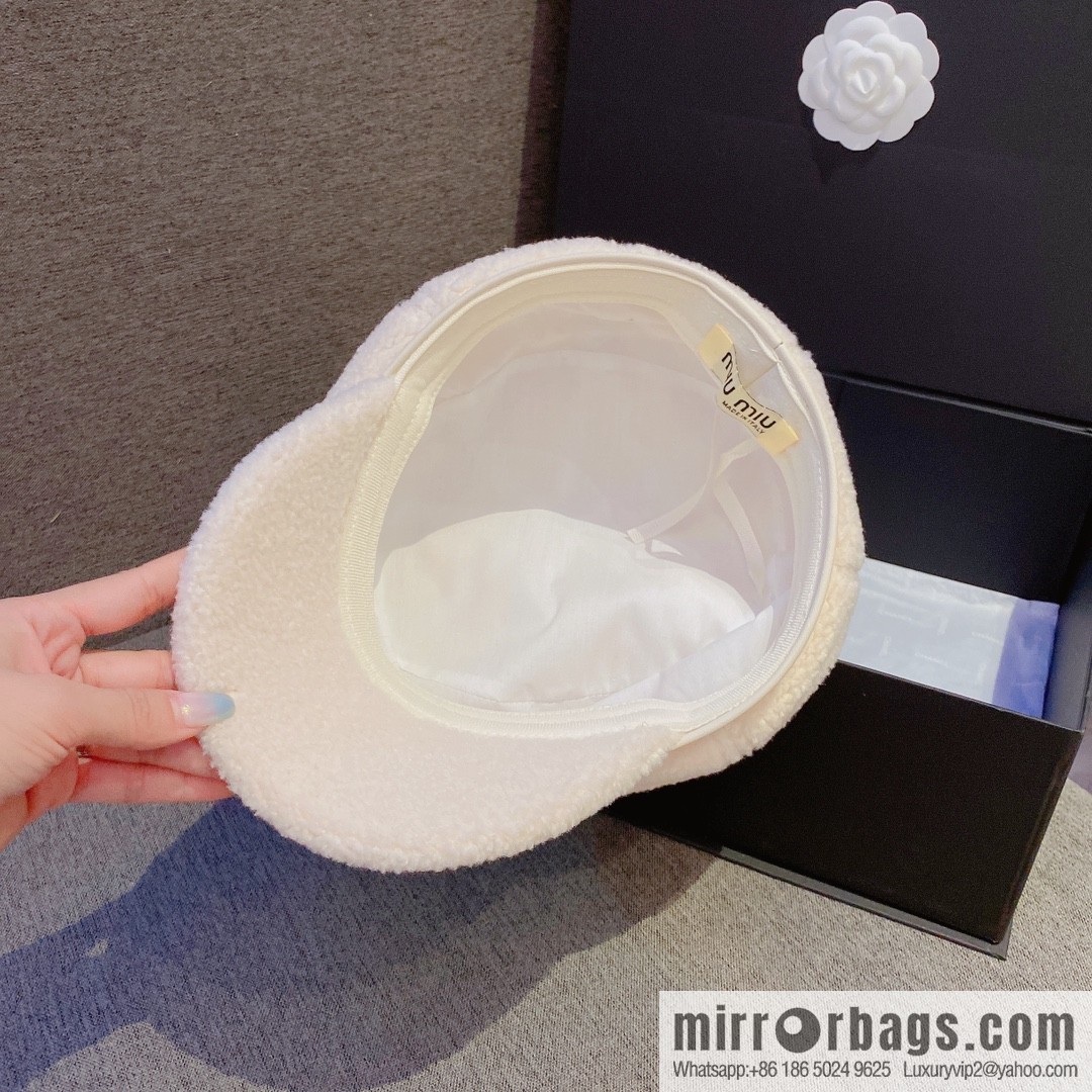 Miumiu Miumiu 2022 autumn and winter new lamb wool cap