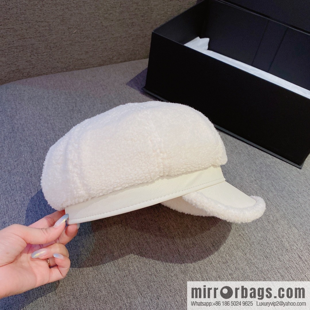 Miumiu Miumiu 2022 autumn and winter new lamb wool cap