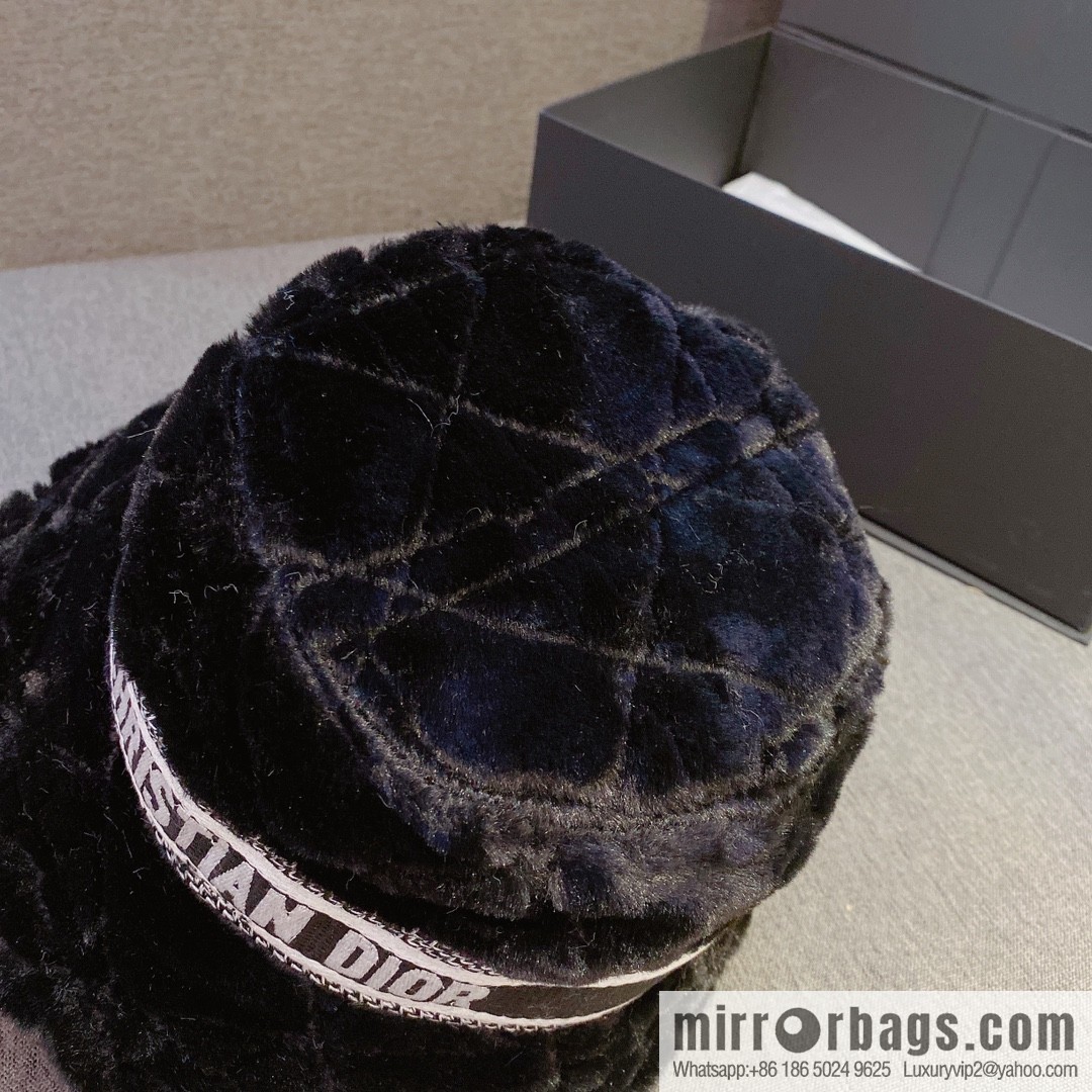 Dior 2022 autumn and winter new thickened warm bucket hat