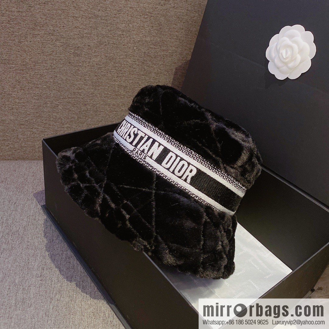 Dior 2022 autumn and winter new thickened warm bucket hat