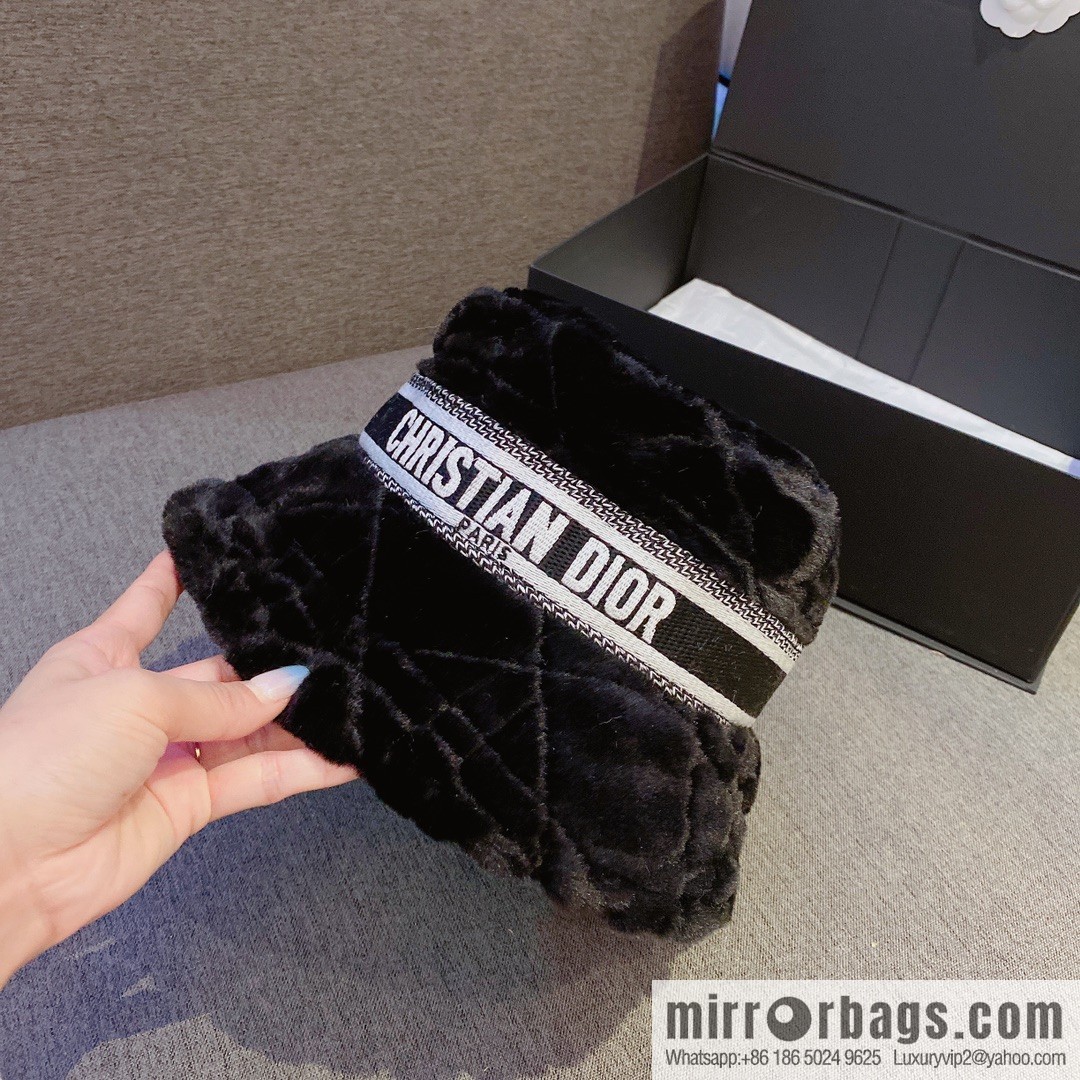 Dior 2022 autumn and winter new thickened warm bucket hat