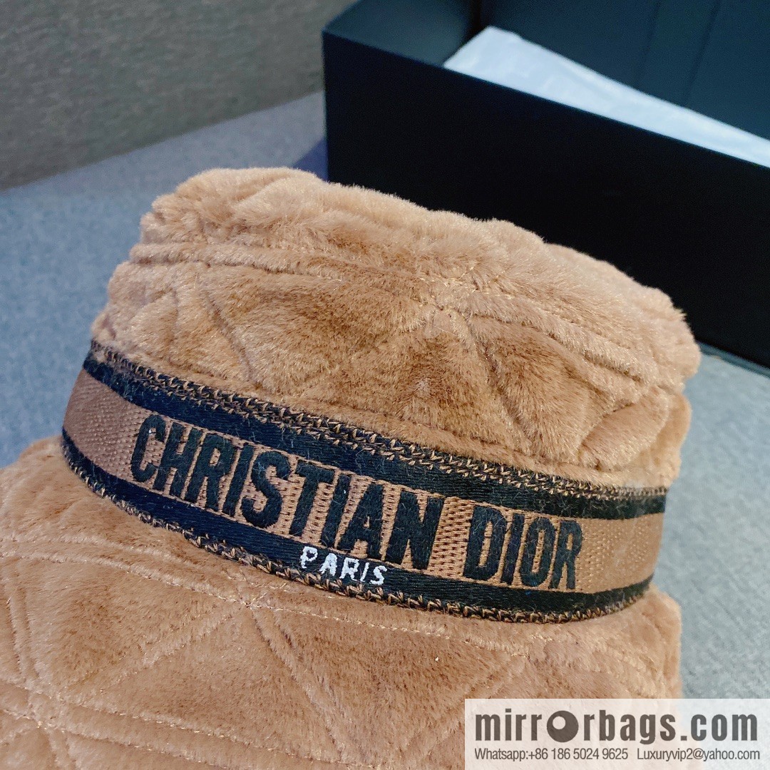 Dior 2022 autumn and winter new thickened warm bucket hat