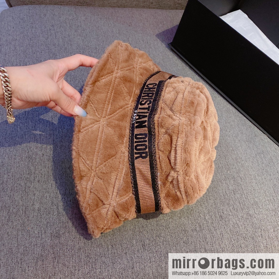 Dior 2022 autumn and winter new thickened warm bucket hat