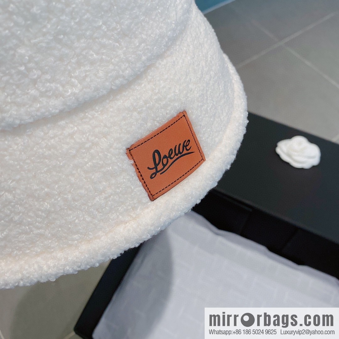 LOEWE 2022 autumn and winter new lamb wool bucket hat
