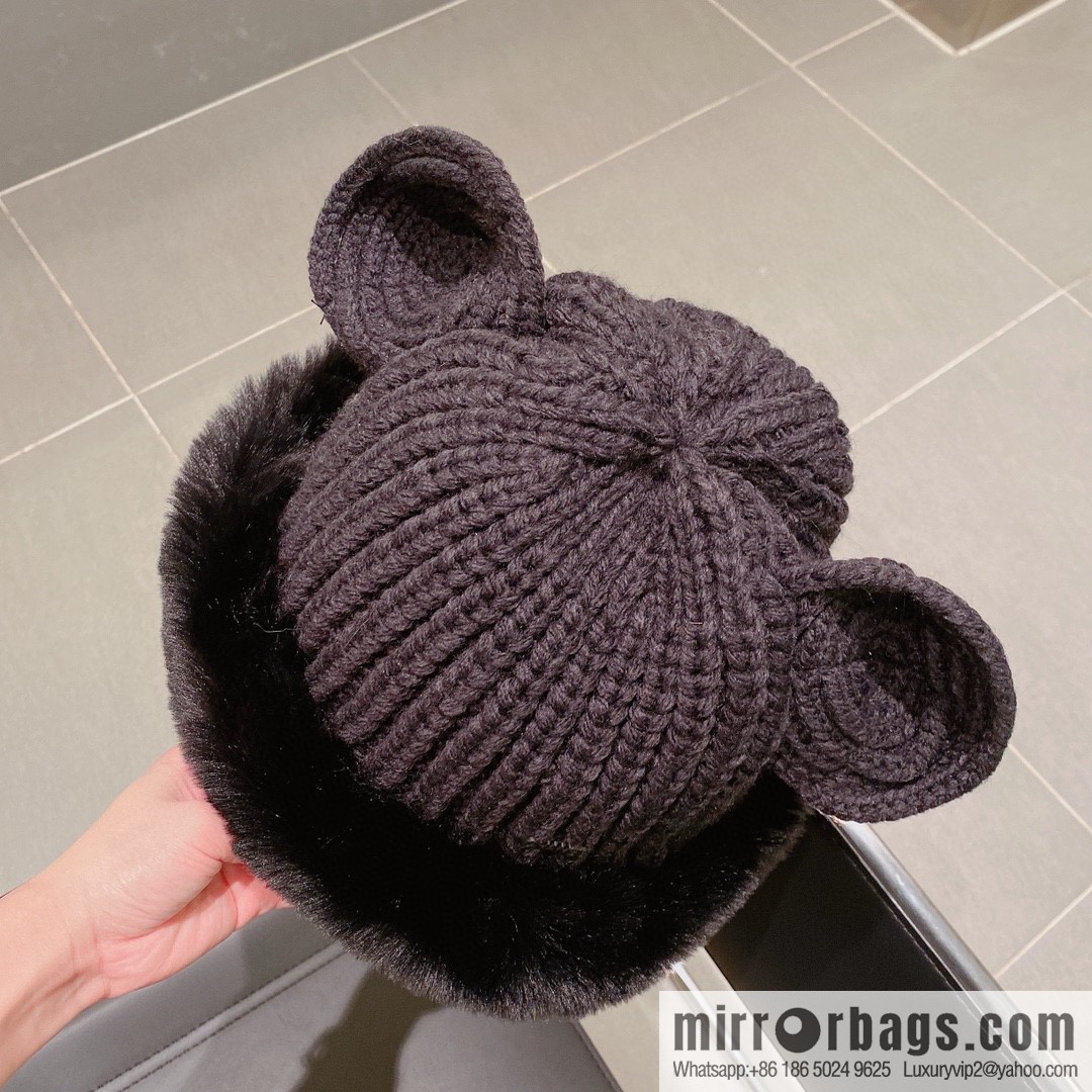 Chanel Chanel autumn and winter ear protector cold hat