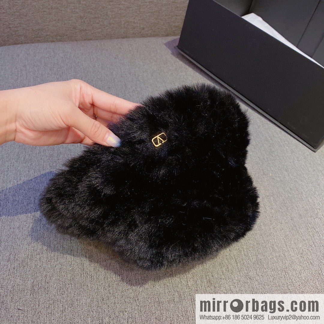 VALENTNNO rabbit fur bucket hat