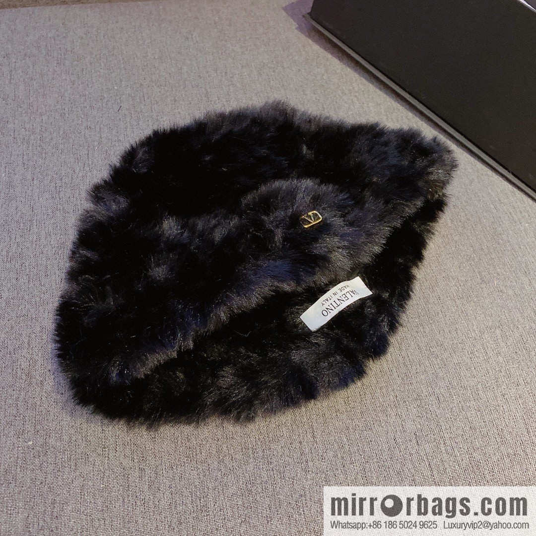 VALENTNNO rabbit fur bucket hat