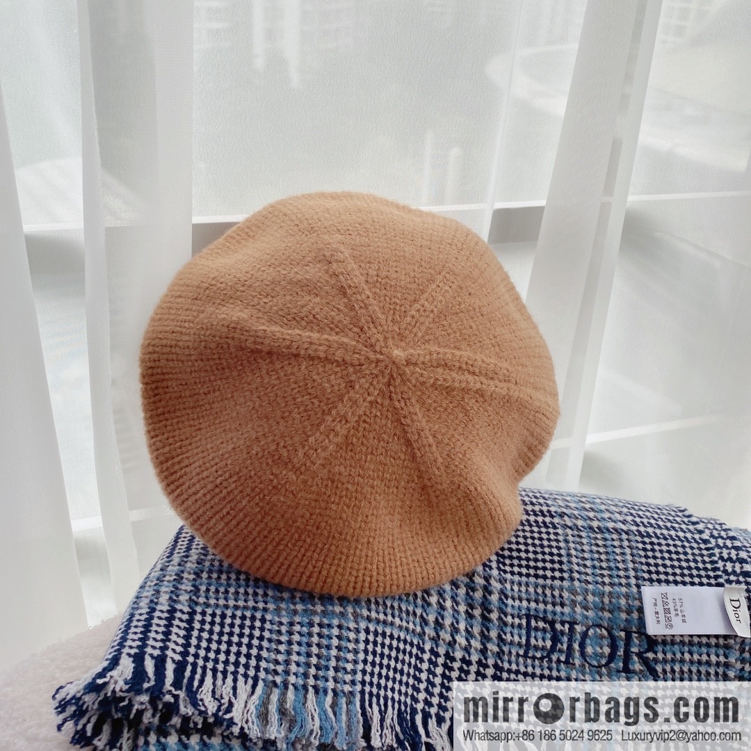 Gucci Gucci 22 years old new knitted beret