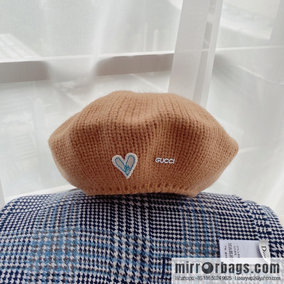 Gucci Gucci 22 years old new knitted beret