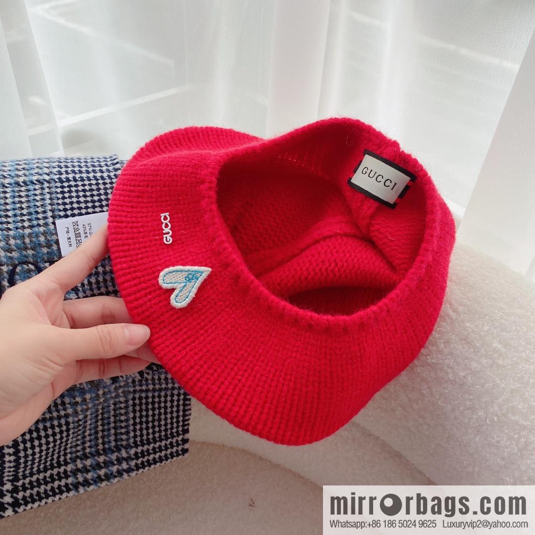 Gucci Gucci 22 years old new knitted beret