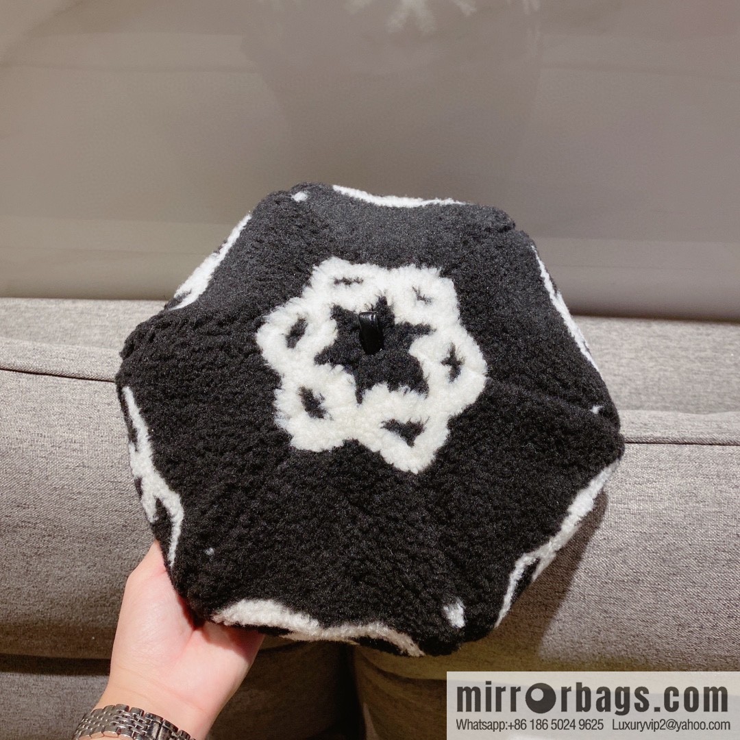 Chanel 2022 autumn and winter new lamb wool beret