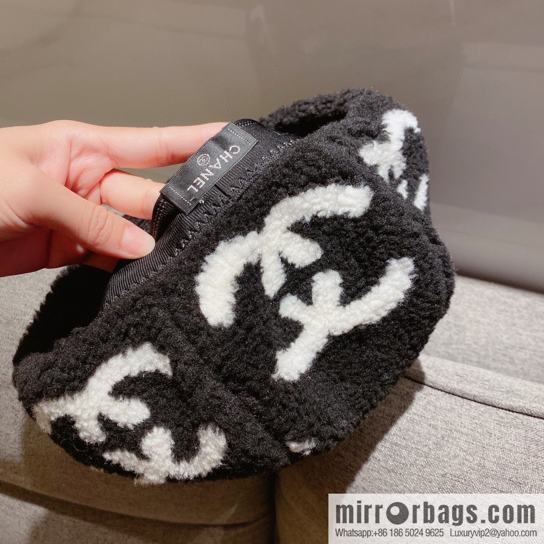 Chanel 2022 autumn and winter new lamb wool beret