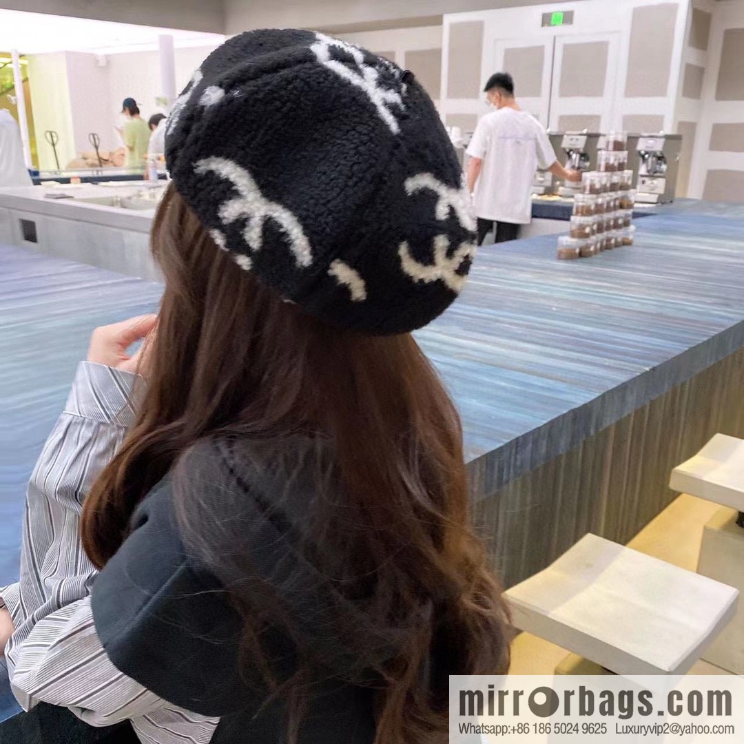 Chanel 2022 autumn and winter new lamb wool beret