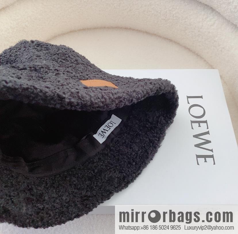 LOEWE Luo Yiwei 2022 autumn and winter new lamb wool bucket hat